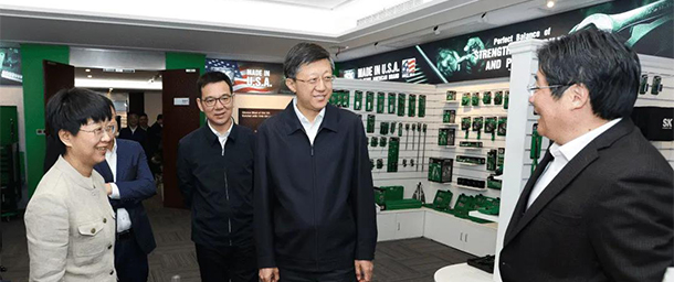 浙江省委常委、杭州市委书记刘非一行莅临爱游戏调研